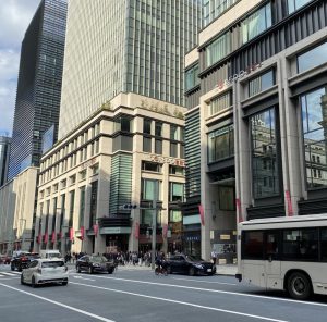 コレド室町１（奥）とコレド室町３（手前）