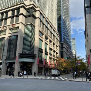 コレド室町１の奥はシネマコンプレックスを擁するコレド室町２